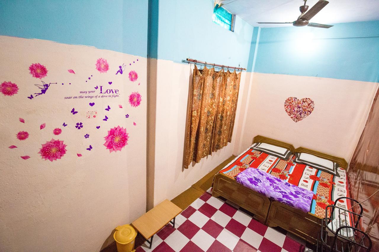 Somit Paying Guest House Варанаси Екстериор снимка